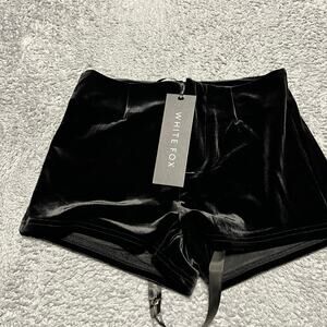 White Fox Shorts Womens Small Velvet Teddy Shortie Black